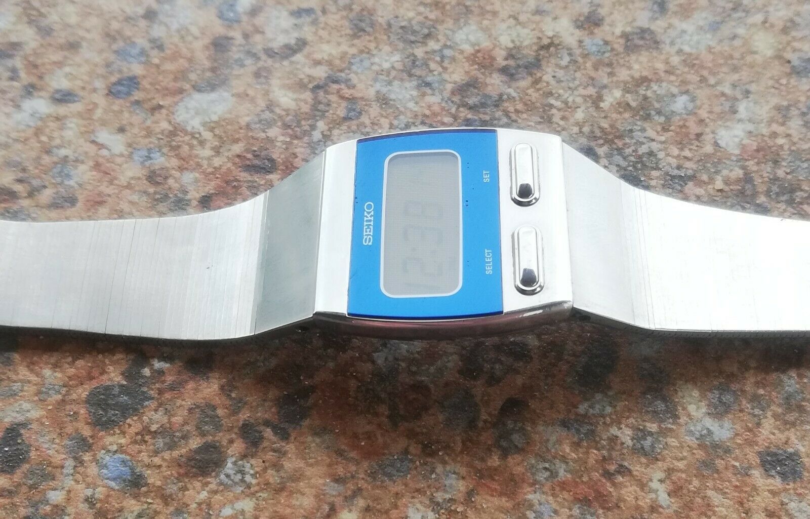 Vintage Seiko F231 4000 Quartz Digital LCD Watch Super Slim