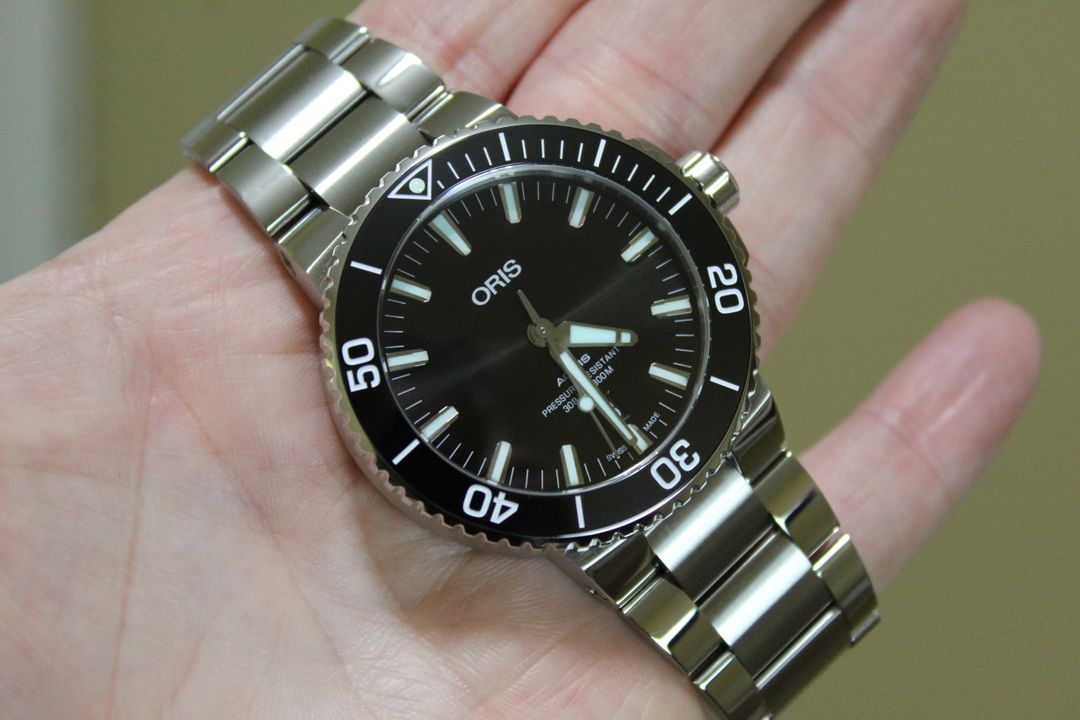 Oris Aquis Date 43.5mm Polished Black Dial Black Ceramic Bezel on