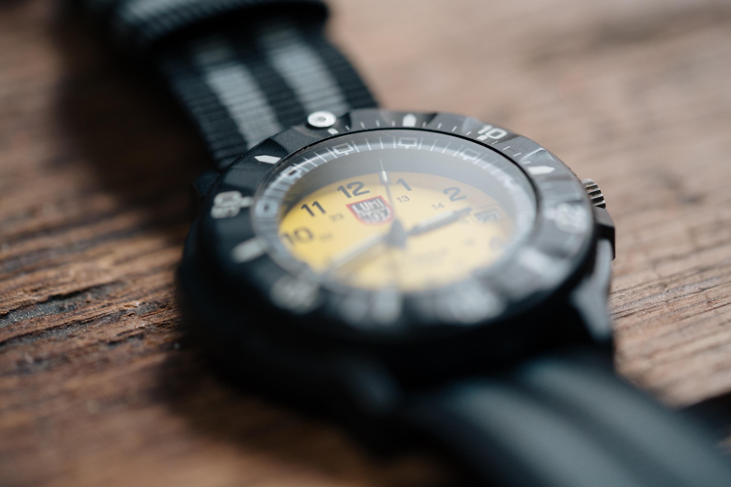 WTS] Luminox Navy Seals Original 3000 Yellow Dial 3H MBM 200m $99