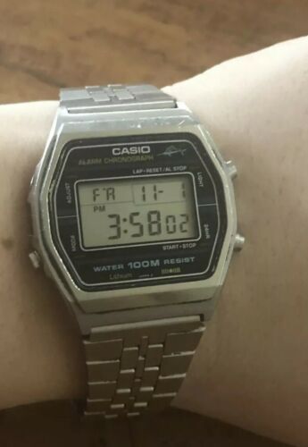 CASIO W-750 Marlin vintage lcd watch digital 100m steel 80s CASIO W-750 Marlin vintage lcd watch digital 100m steel 80s