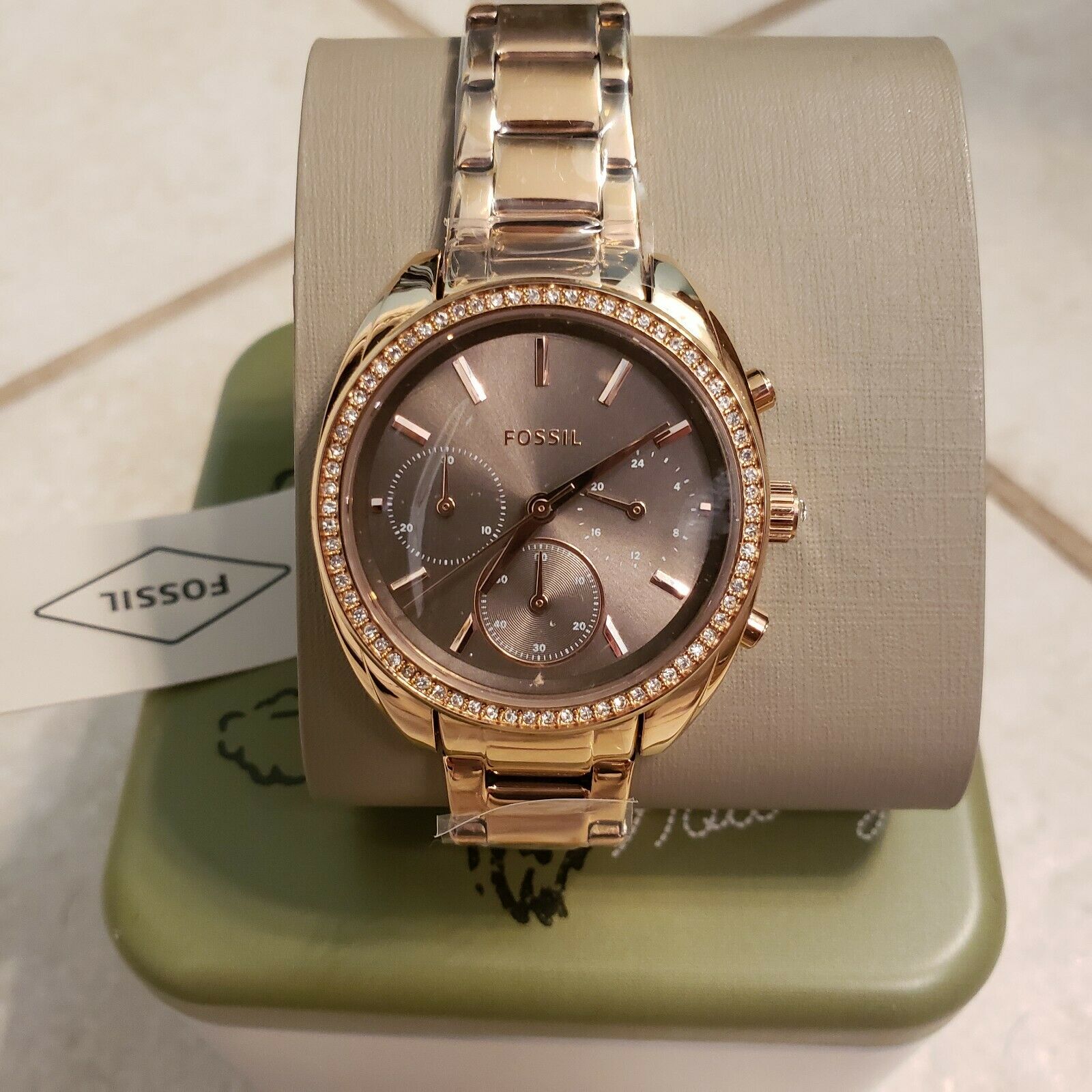 Fossil Women display picture 2