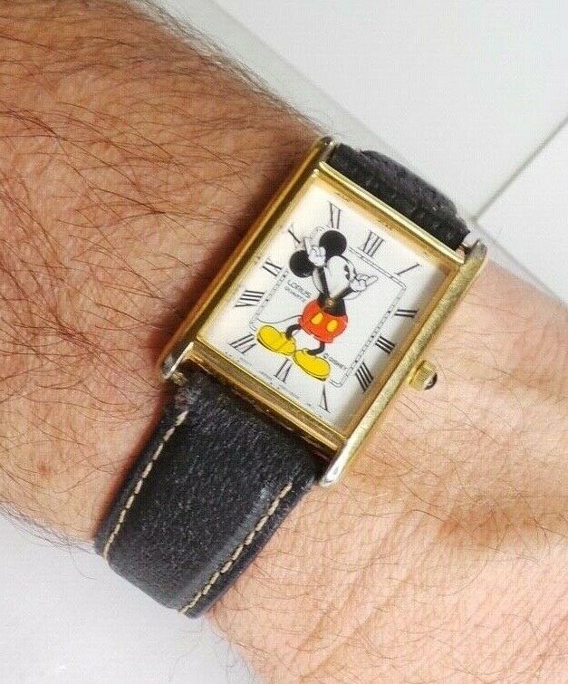 Lorus mickey 2025 mouse watch v501