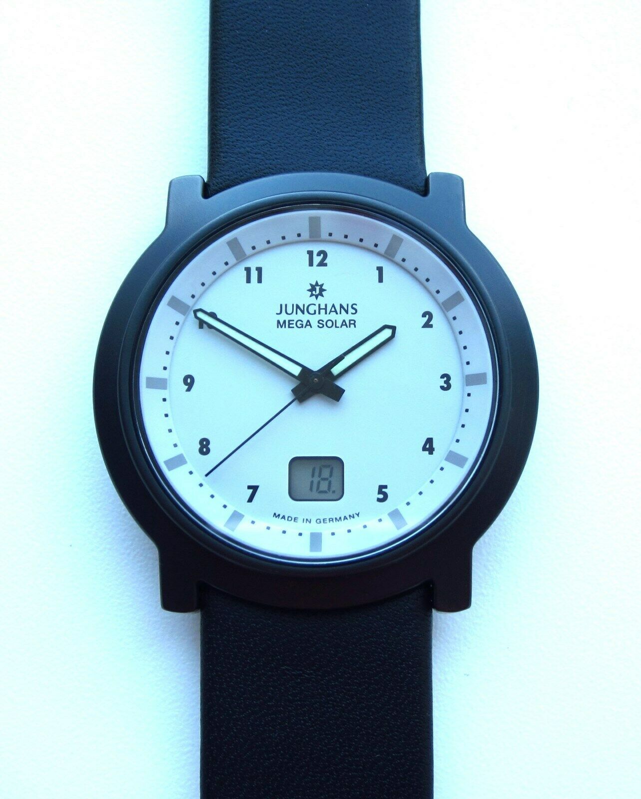 Junghans Mega Solar Ceramic 018 1100 wei Herren Funkuhr WatchCharts