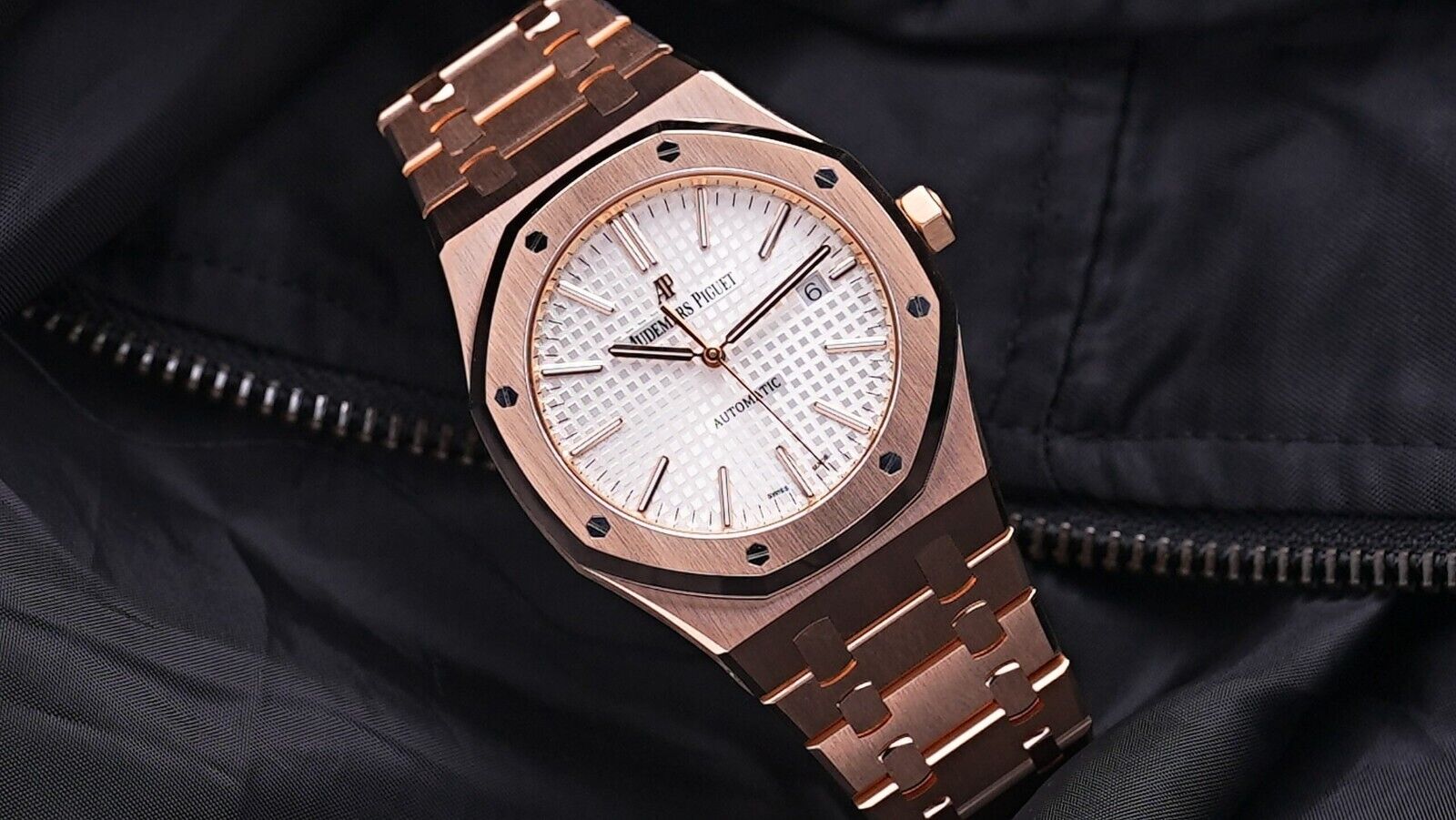 Audemars Piguet Royal Oak Silver Men s Watch 15400OR.OO.1220OR