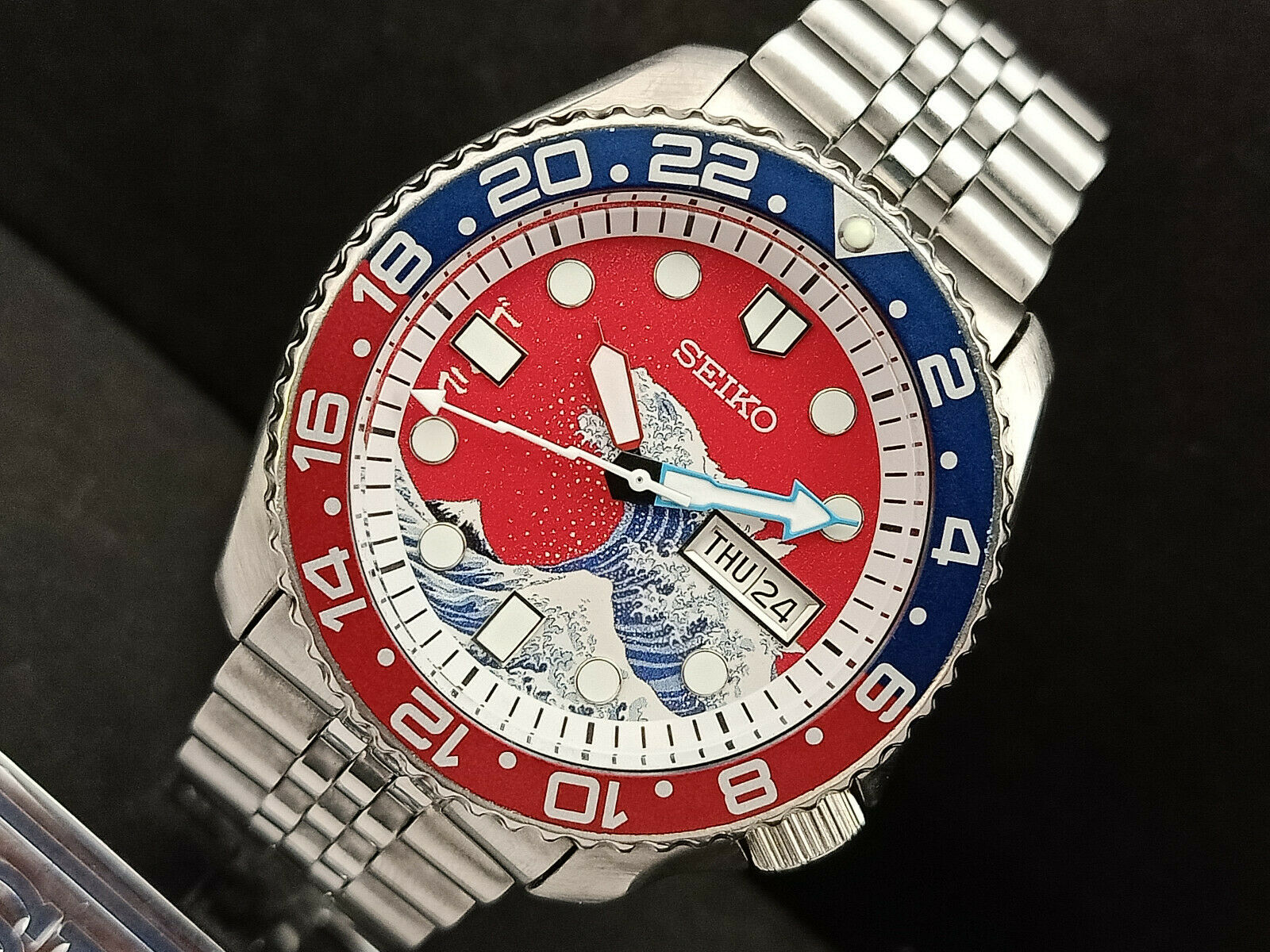 SEIKO DIVER 7S26-0020 SKX007 RED KANAGAWA GODZILLA MOD SEIKO DIVER 7S26-0020 SKX007 RED KANAGAWA GODZILLA MOD