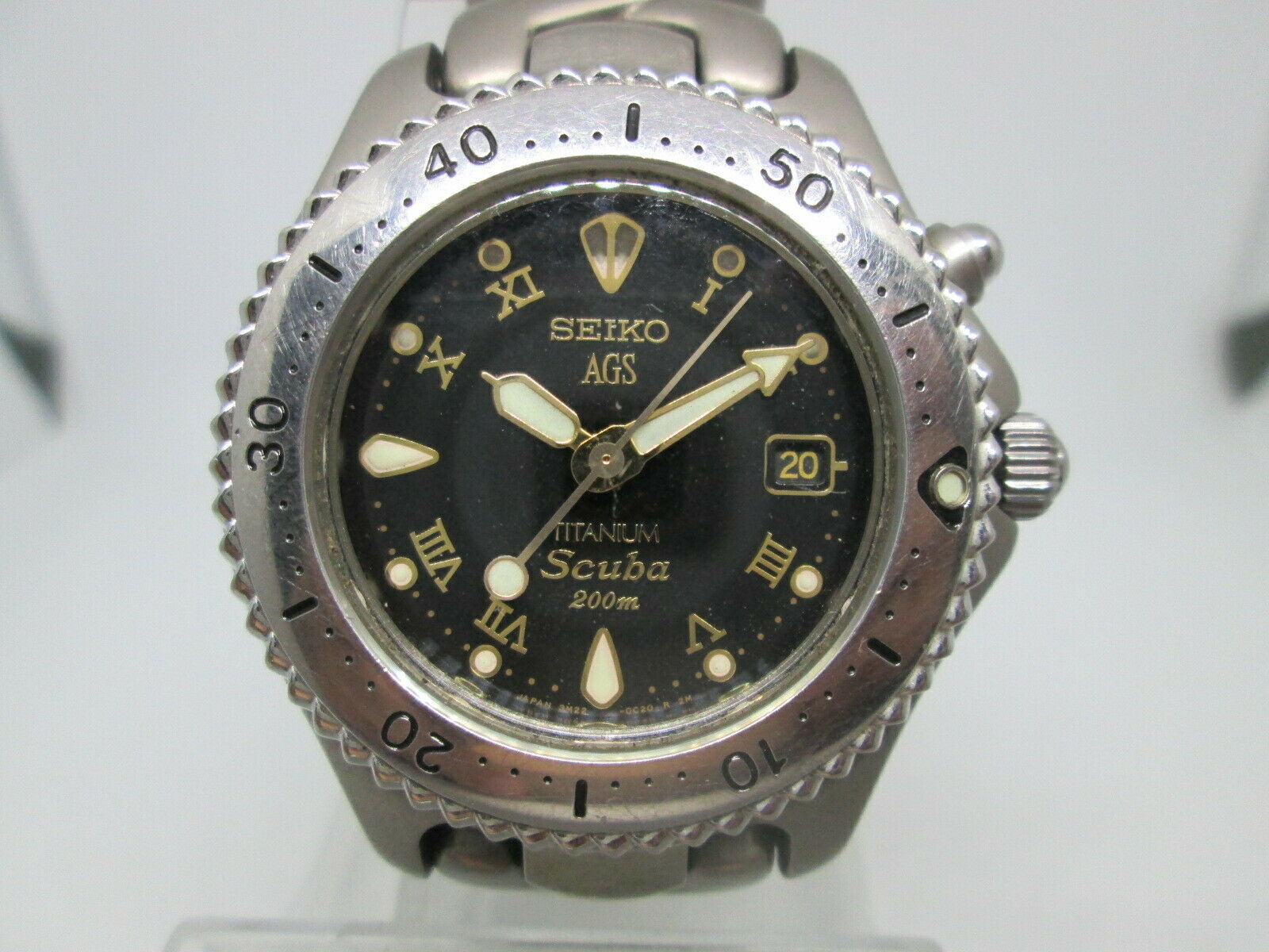 SEIKO 3M22-OB10 セイコー AGS Scuba TITANIUM SEIKO AGS SCUBA 200M DATE 3M22-0B10 TITANIUM QUARTZ MENS DIVER