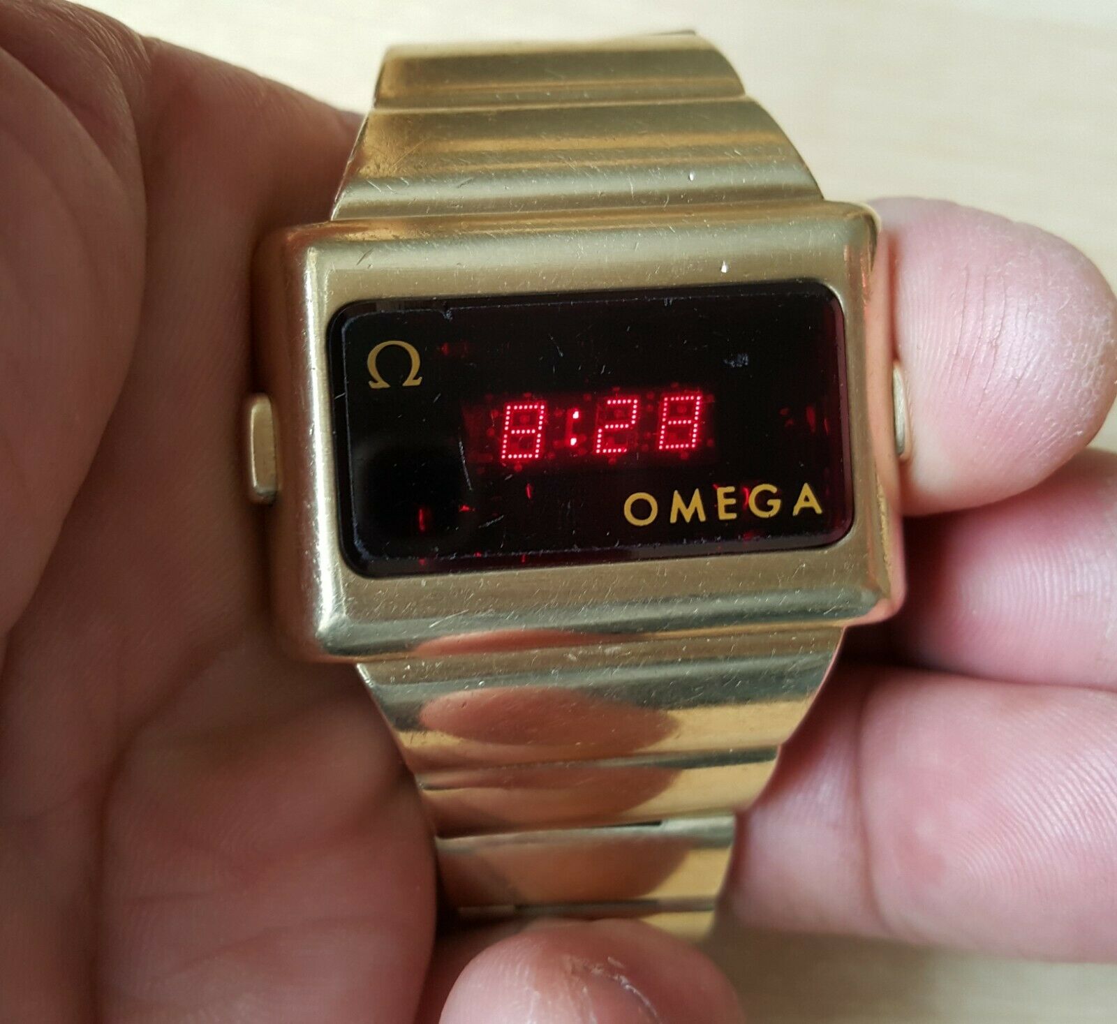 Omega digital watch online 1970