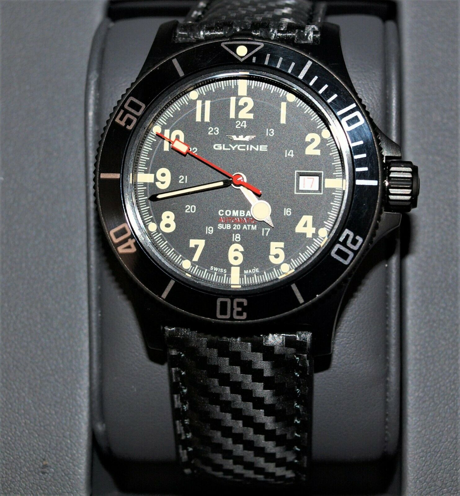 NEW Glycine GL0244 Combat Sub 42 Automatic 42mm Black PVD Carbon