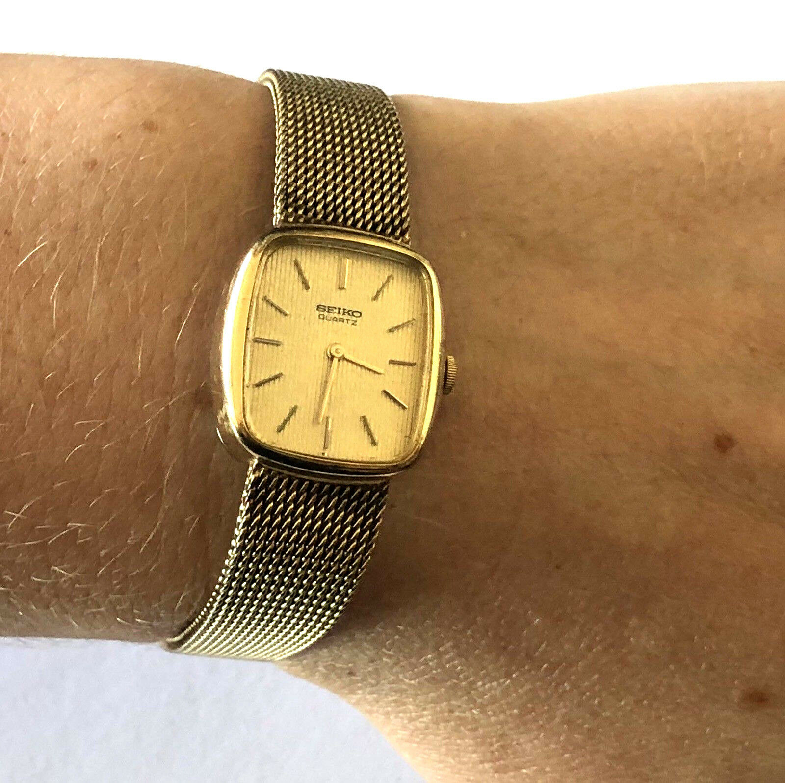 Vintage Seiko Quartz 16-5259 Ladies Watch St Steel Yellow Tone