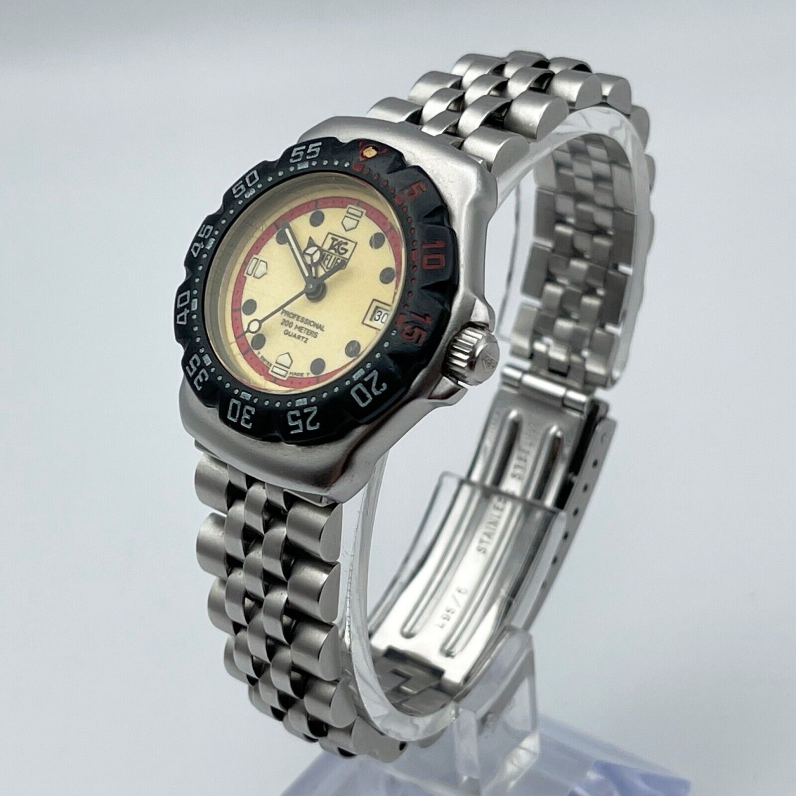 TAG Heuer Formula 1 Professional 200m Luminous 28mm dial Quartz