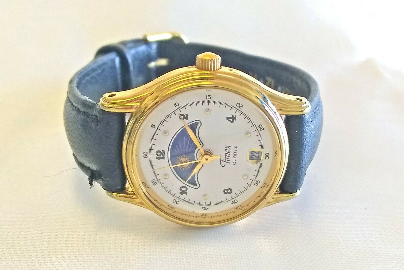 Vintage Timex Moon Phase Date Quartz Watch Gold Tone 24mm 