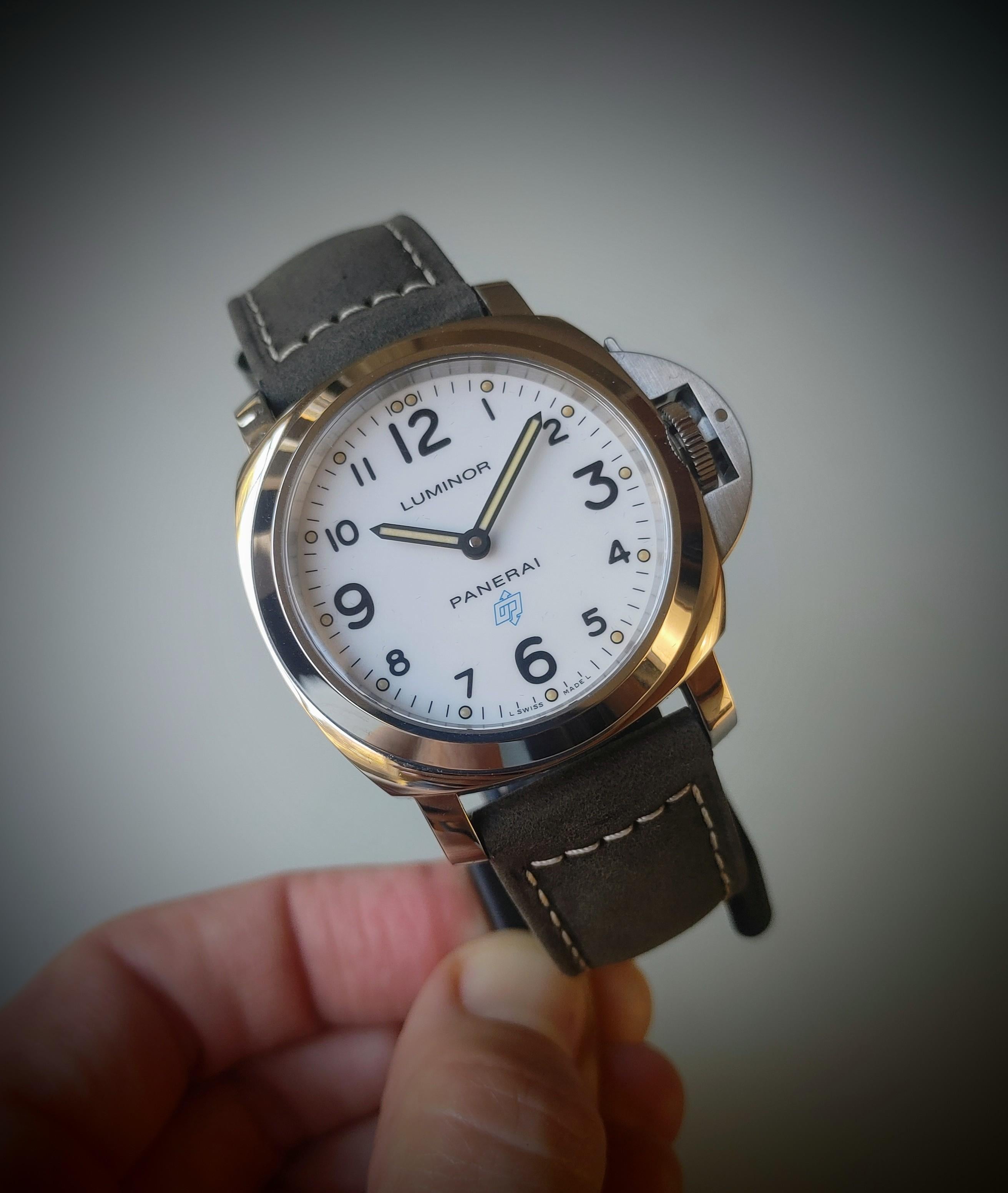 WTS Panerai Luminor Base Logo 44mm White Dial PAM630 Box