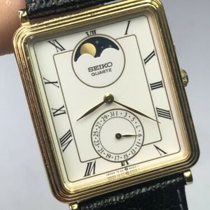 Tinsdaros　 7f32-5000 SEIKO ムーンフェイズ WTS] Rare Seiko Quartz Moonphase 7F32-5000 : r/Watchexchange