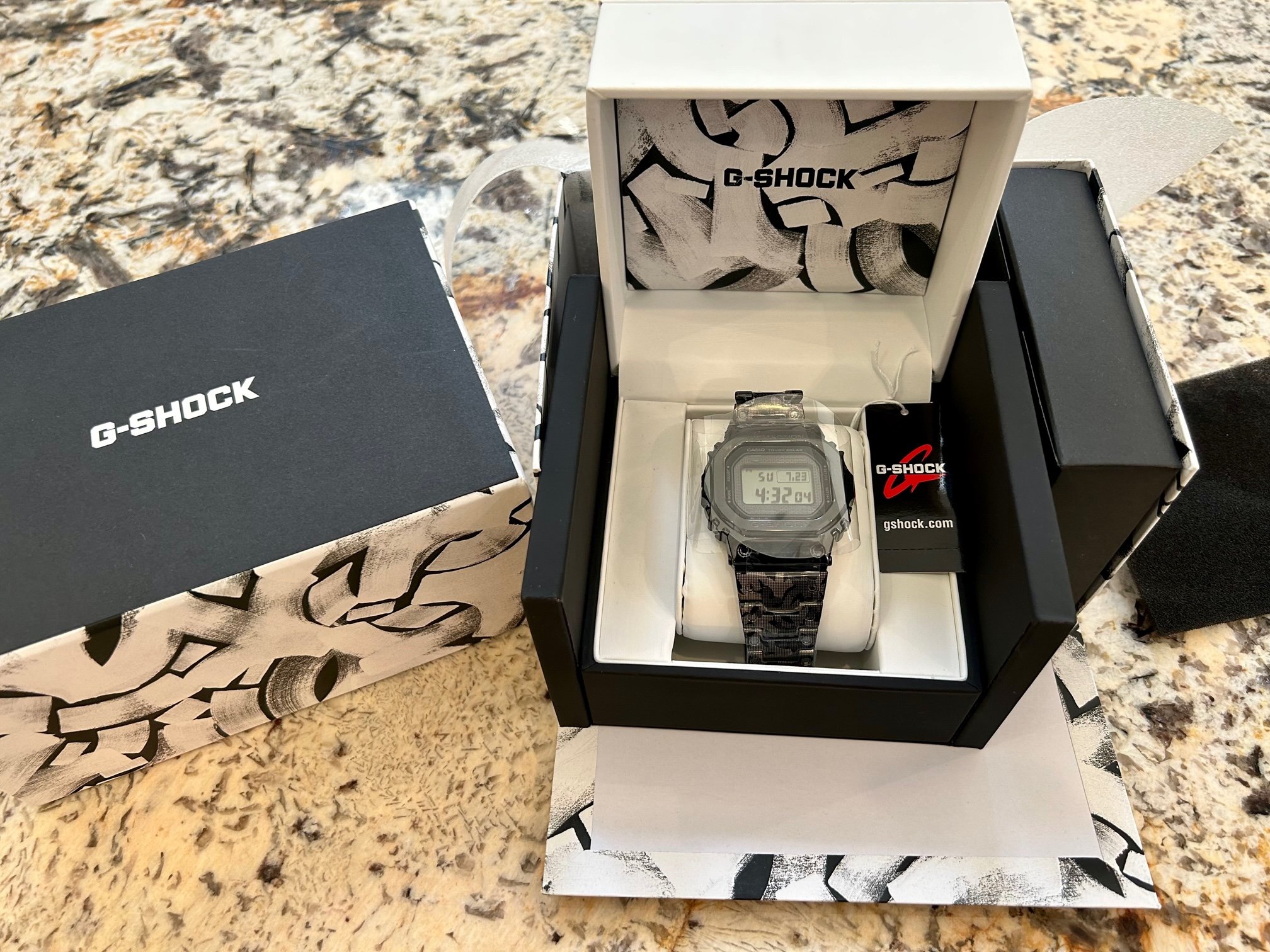 Casio G-Shock (GMWB5000)