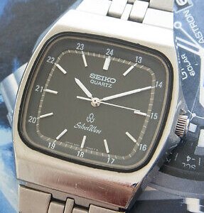 NICE VINTAGE SEIKO SILVER WAVE 8221-502A QUARTZ DIVER JAPAN WATCH