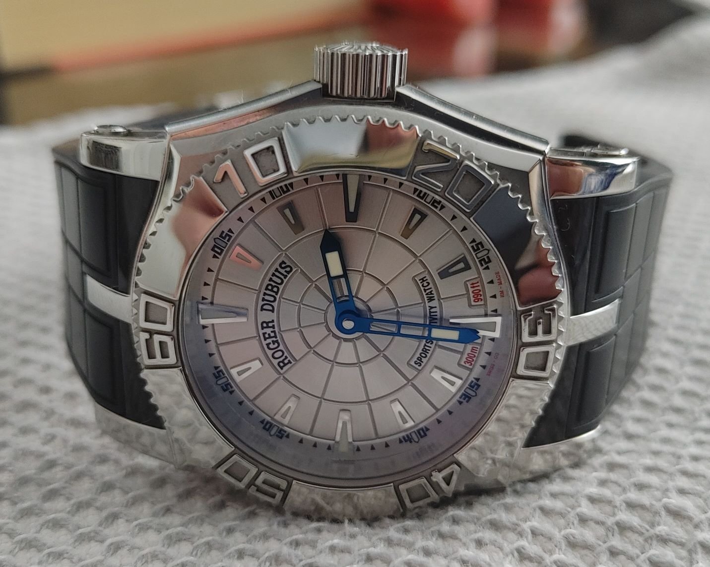 Roger dubuis discount easy diver price