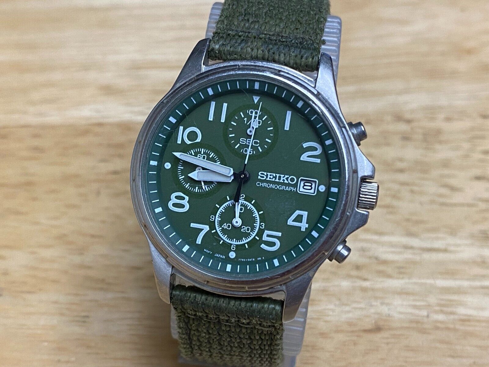 Seiko 7T92-0BB0 Men Silver Green Steel Analog Quartz Chronograph Watch~New  Batte | WatchCharts