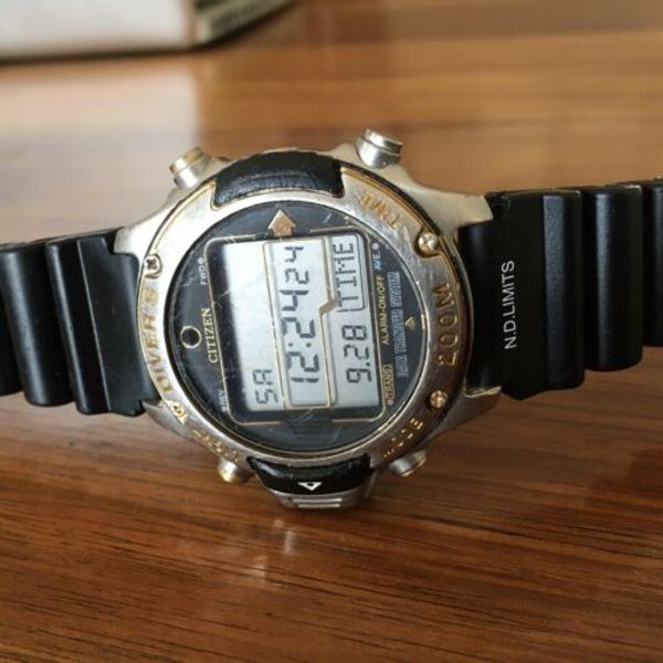 Citizen Hyper Aqualand D200 Digital Dive Watch Depth Meter & Computer