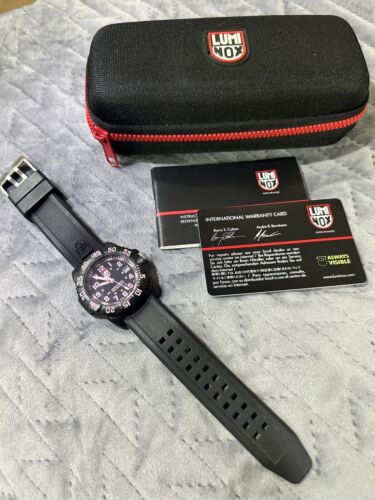 LUMINOX 7050ブラック/ピンク Luminox 7050 Pink Lady Navy Seal Diver Watch | WatchCharts Marketplace