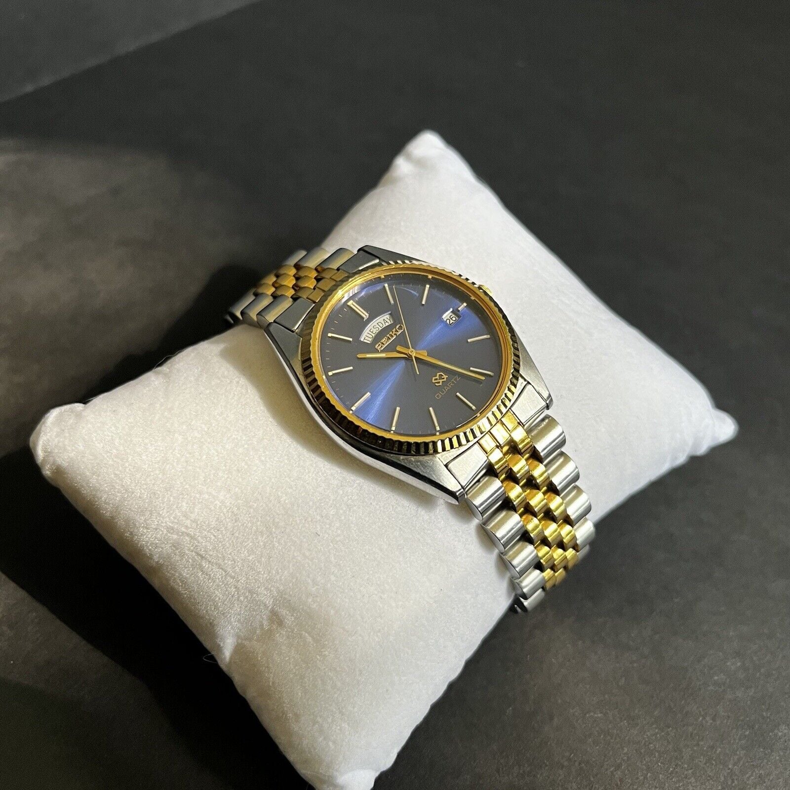 Seiko day shop date quartz