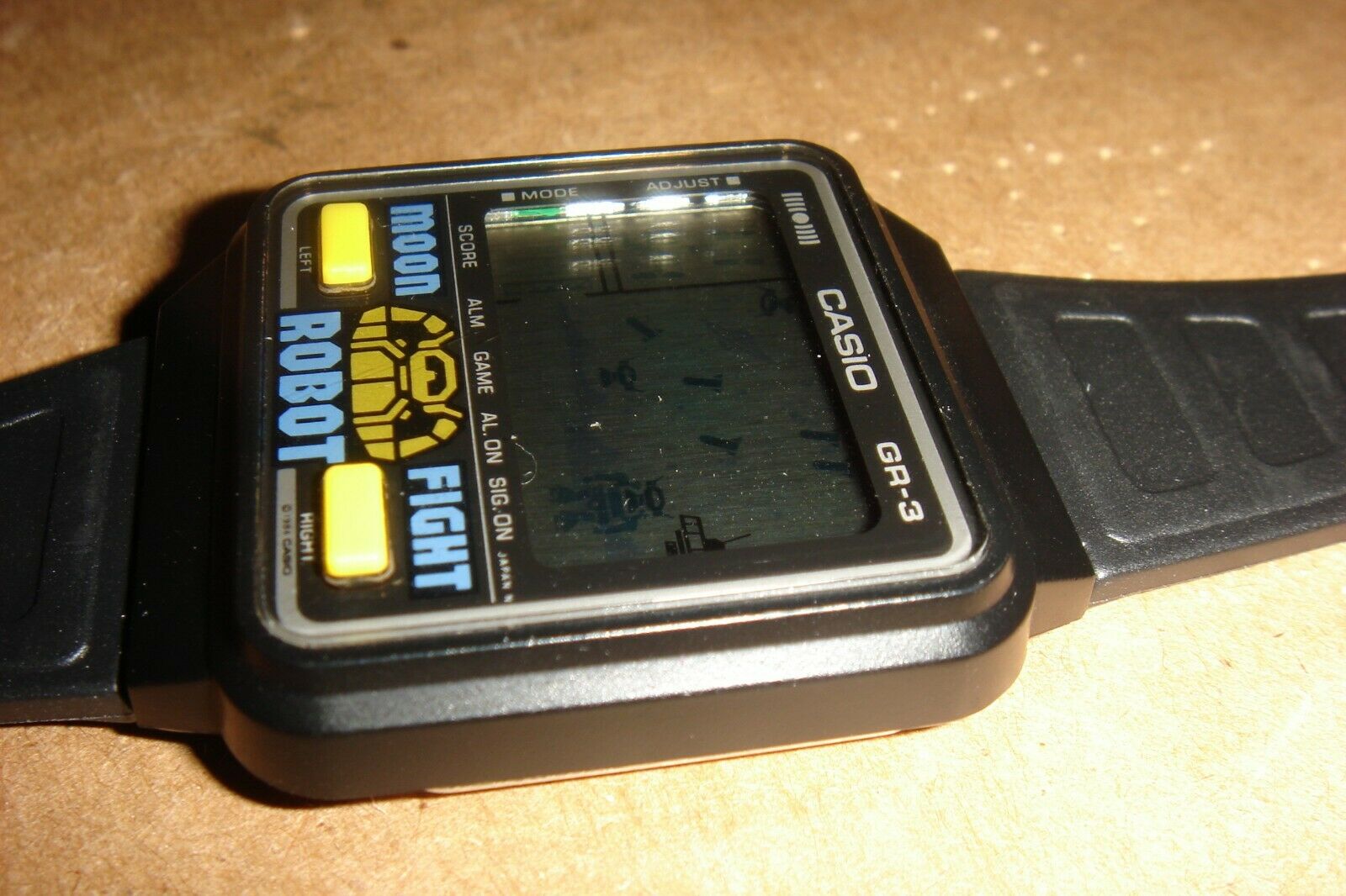 Casio Game Watch GR-3 Moon Fight Robot Rare Vintage Org. Casio