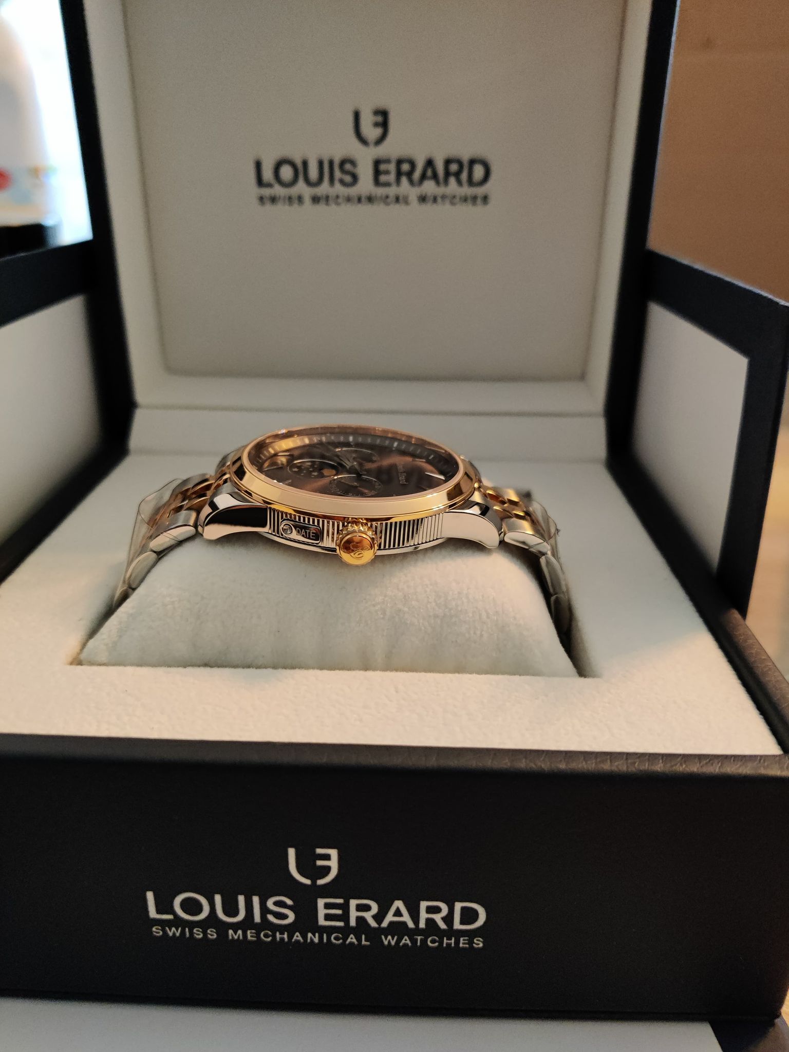 WTS] Louis Erard Day Date Moon Phase Shell Dial Diamond Index 40mm