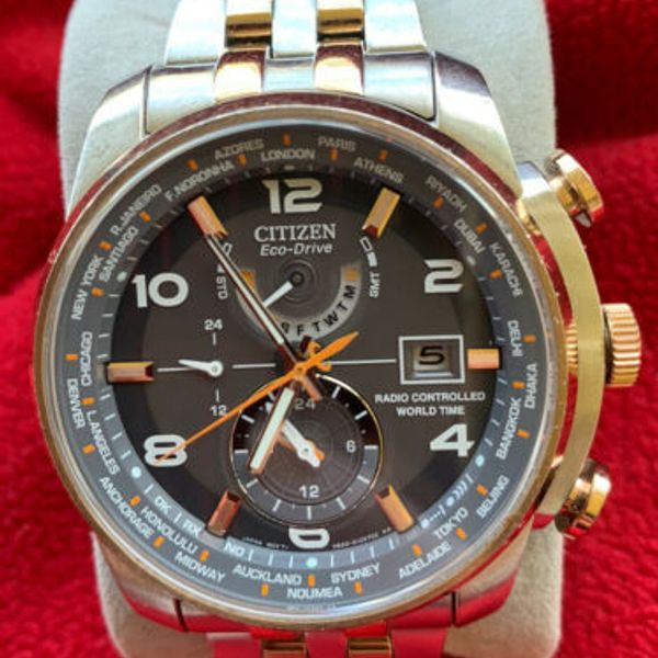 Citizen ECO DRIVE Men's World Time Radio Controlled Atomic WATCH AT9016