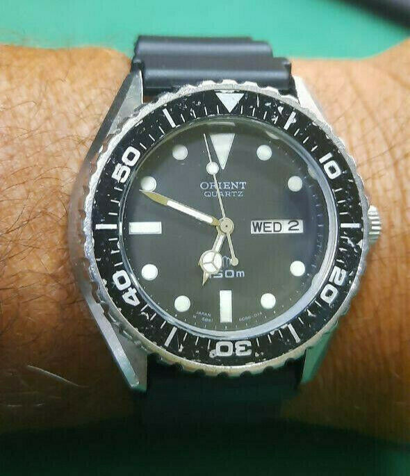 orient quartz diver watch