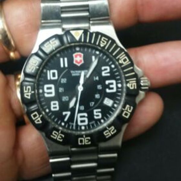 Victorinox SWISS ARMY Summit XLT Men's Watch 241344 Needs Battery