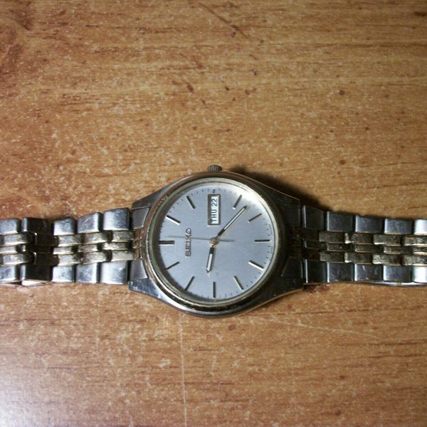 Seiko 7N439048 Gents Goldtone Watch Day Date New Battery WatchCharts
