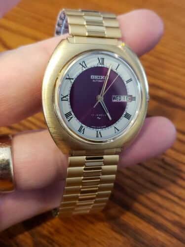 VINTAGE SEIKO 7006-8029 AUTOMATIC MEN'S DRESS DAY/DATE WRIST WATCH