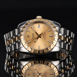 Vintage Gent's Hamilton Masterpiece Quartz Day Date Watch Vintage Gent's Hamilton Masterpiece Quartz Day Date Watch