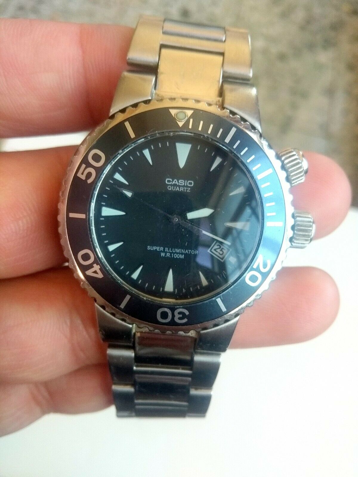 casio super illuminator MTD-1048 W.R 100M analog quartz men watch