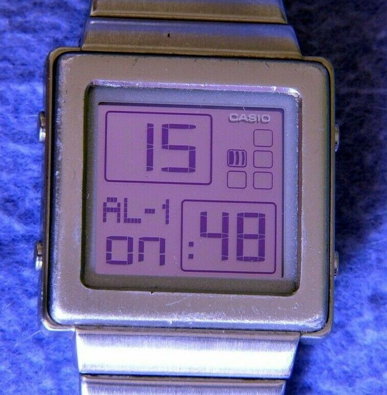 Casio Futurist LA-2000D (2998) LCD Digital Watch | WatchCharts