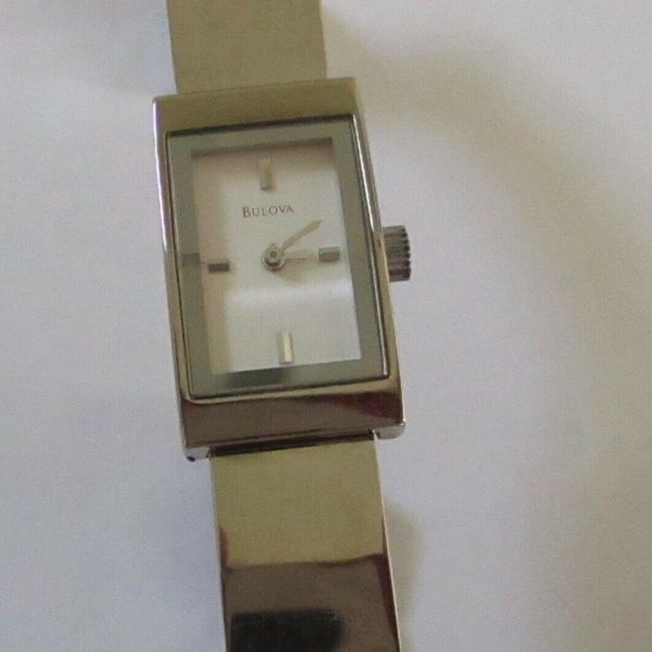 Silver Tone Bulova Quartz T8 Wrist Watch w/ Base Metal Bezel, Battery