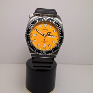 Rare Orange Dial Citizen Spalding 3800-396910 Y Bullhead