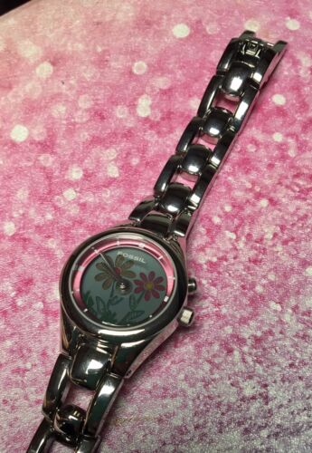 時計 FOSSIL BIG TIC analog watch pink Ladies Fossil Big Tic Animated Blooming Flowers Daisies