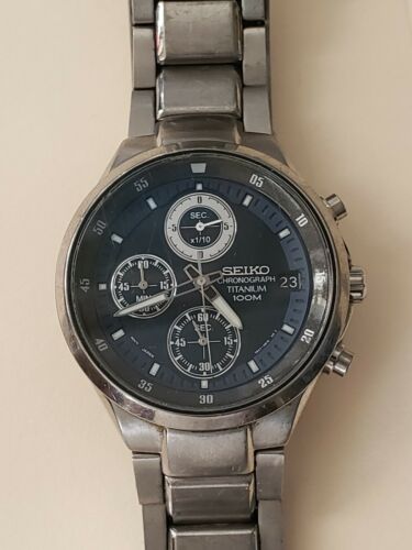 Seiko V657-0B00 Chronograph Titanium Mens Watch GOOD WORKING 