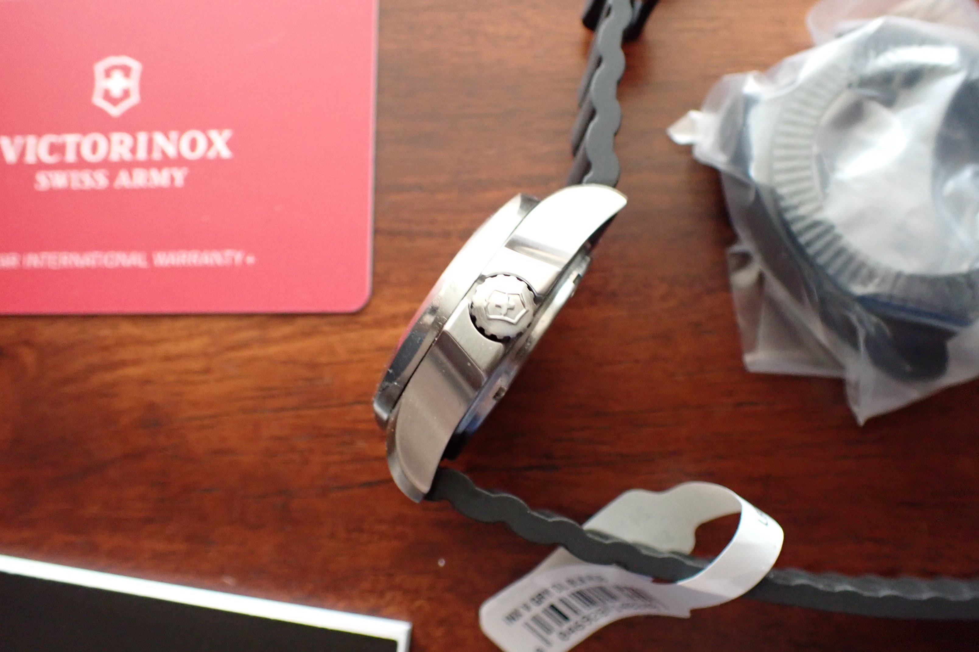 125 USD] FS Victorinox Swiss Army Women's Watch I.N.O.X. V Grey