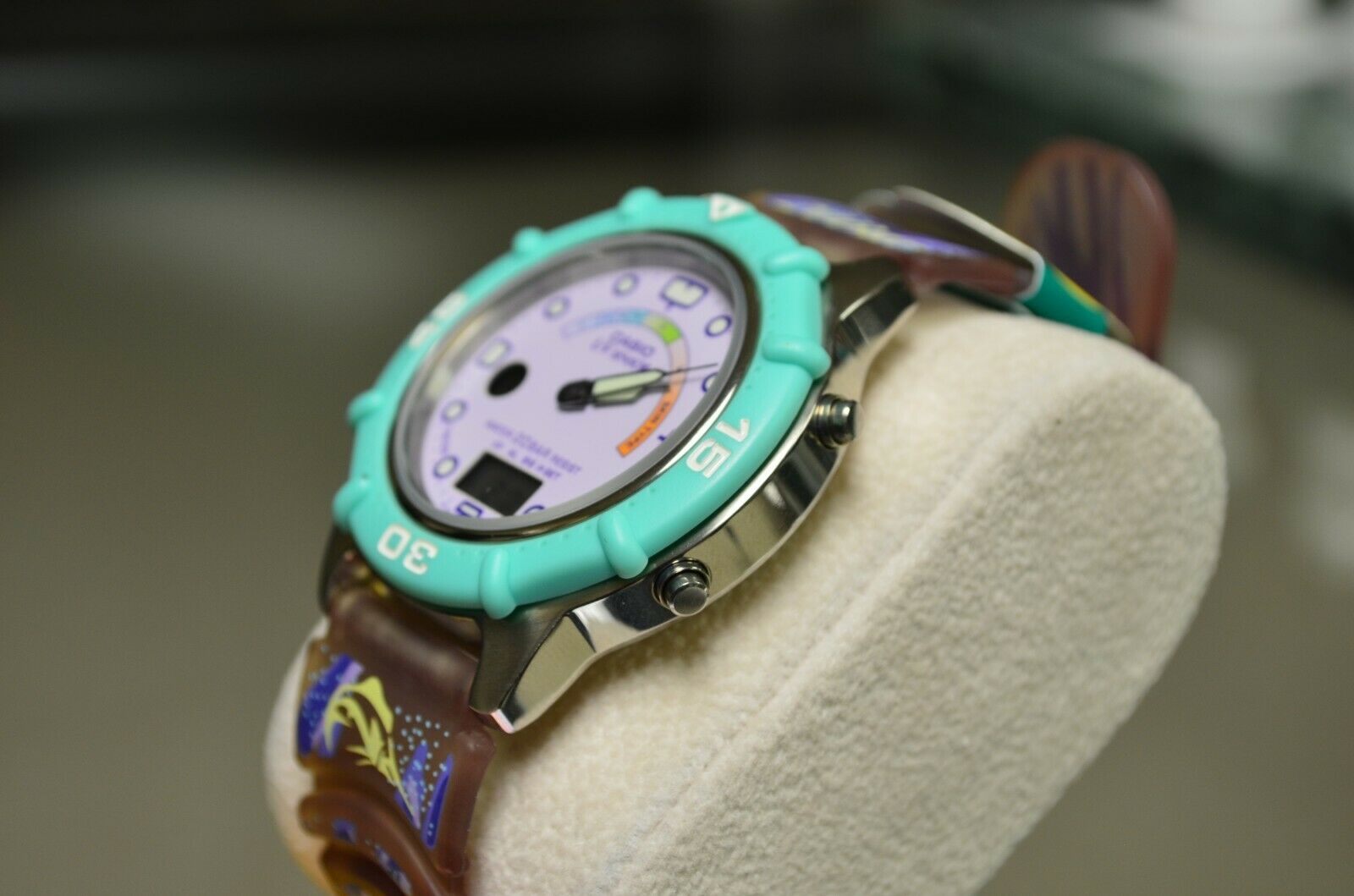 NOS CASIO UV-700 UV SENSOR DIGITAL WATCH MARLIN VINTAGE MARINE CPW