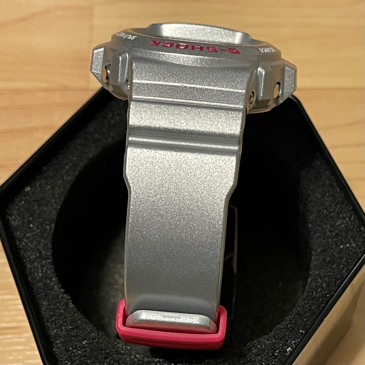 WTS] Casio G-Shock DW-6900CB-8 Crazy Colors Series Silver