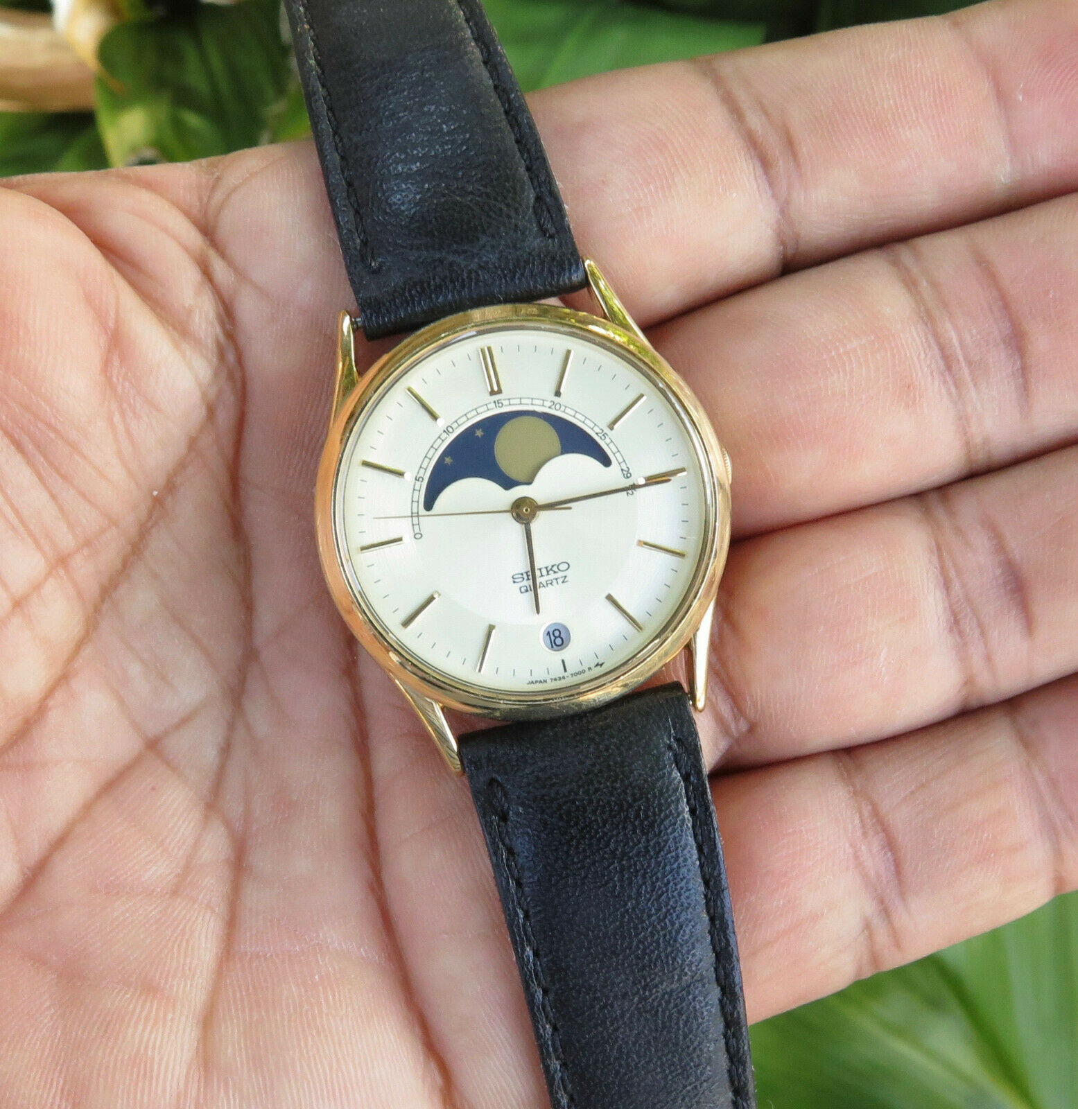 quartz moonphase watch