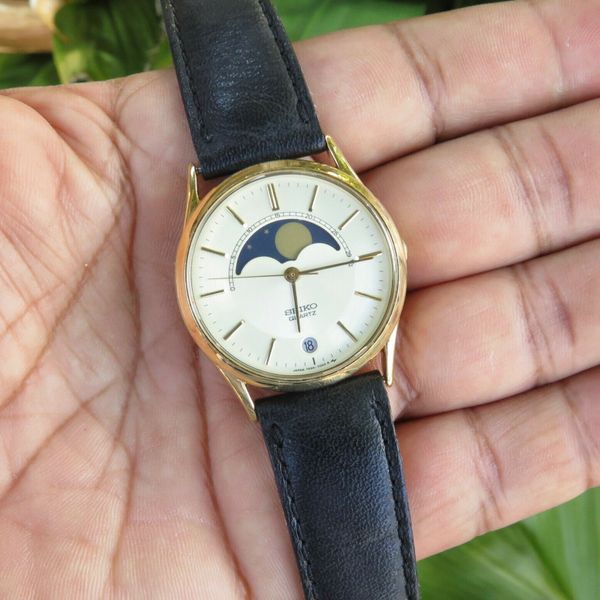 Vintage SEIKO 7434-7008 Moon Phase Quartz Watch Mid Size