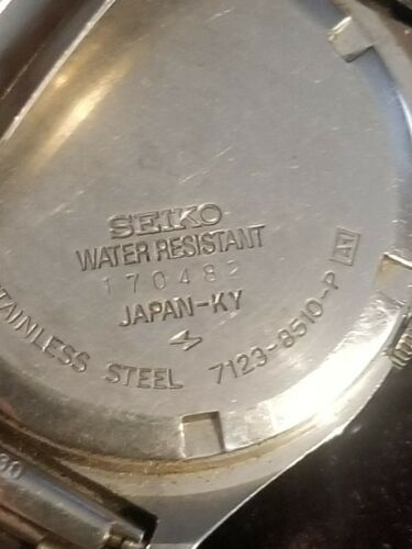 Vintage Seiko 7123-8510-P Quartz Watch with LION CREST on Face 
