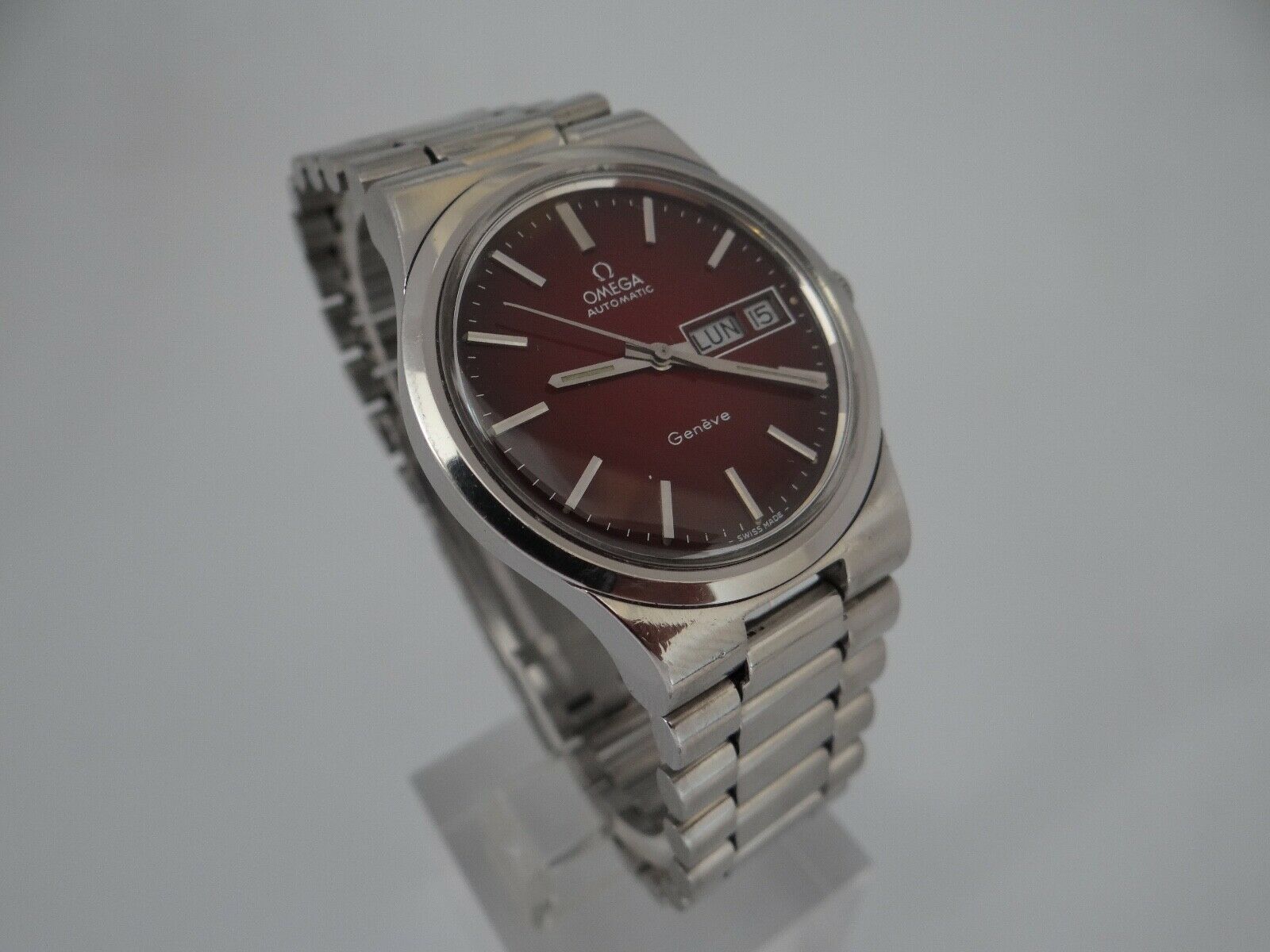 OMEGA Geneve 166.0174/366.0833 Cal.1022 Day Date Red Dial Automatic Men\'s_954323 Omega Geneve New Automatic Day Date Cal 1022 Watch From 1977  main image 4