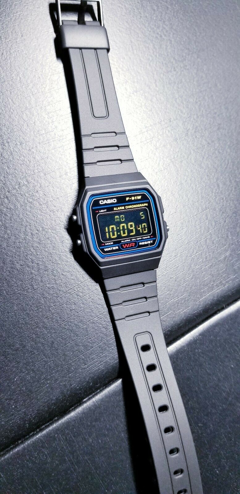 casio f91w black face