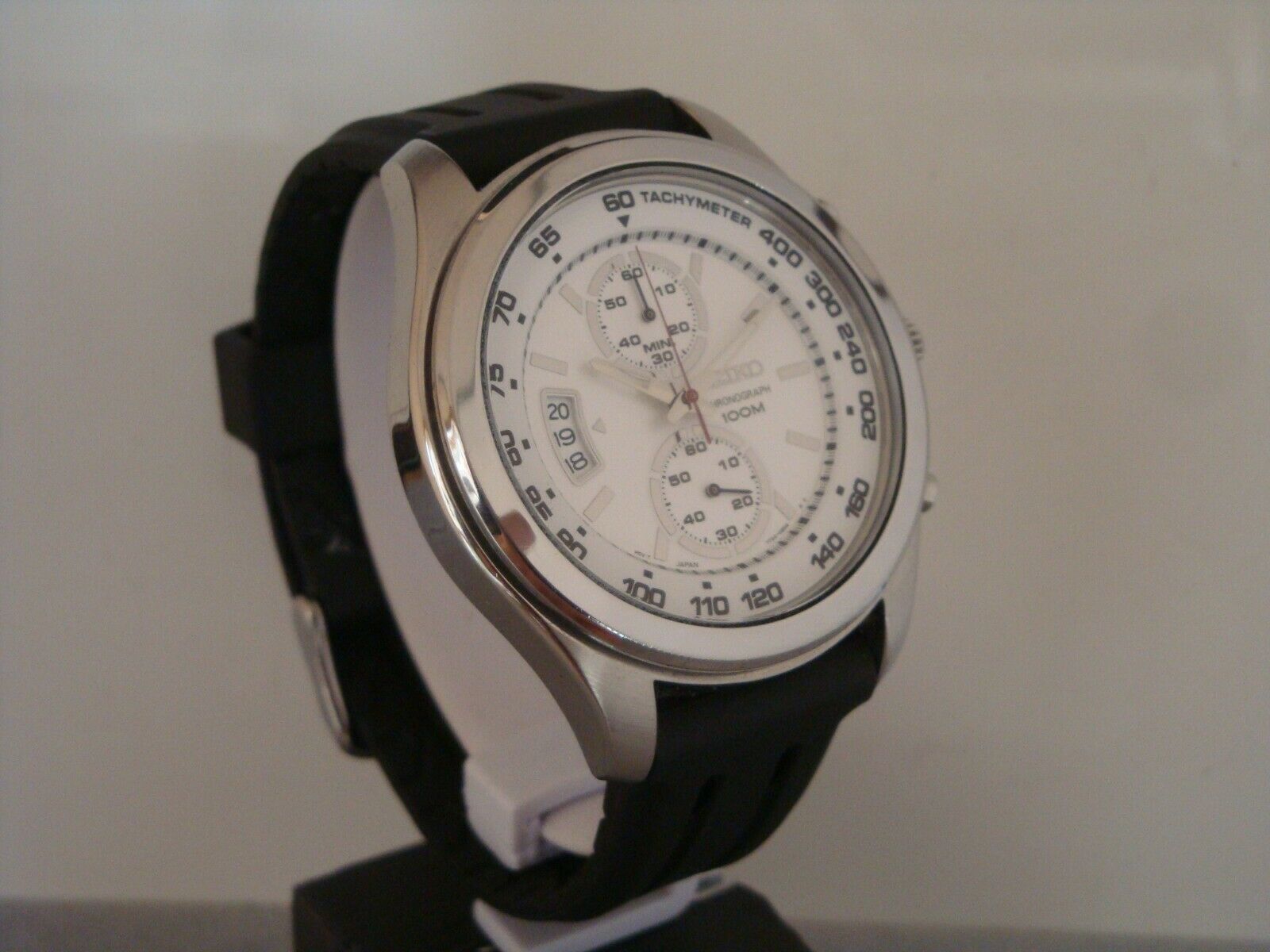 Seiko Chronograph. 7T94 0BS0. Gents watch rare white dial