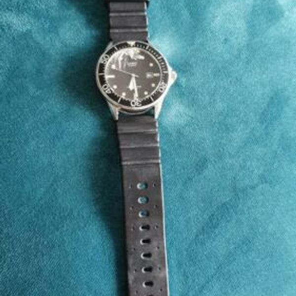 Casio 200m Divers Dive Watch Mtd 1051 Cracked Glass Watchcharts