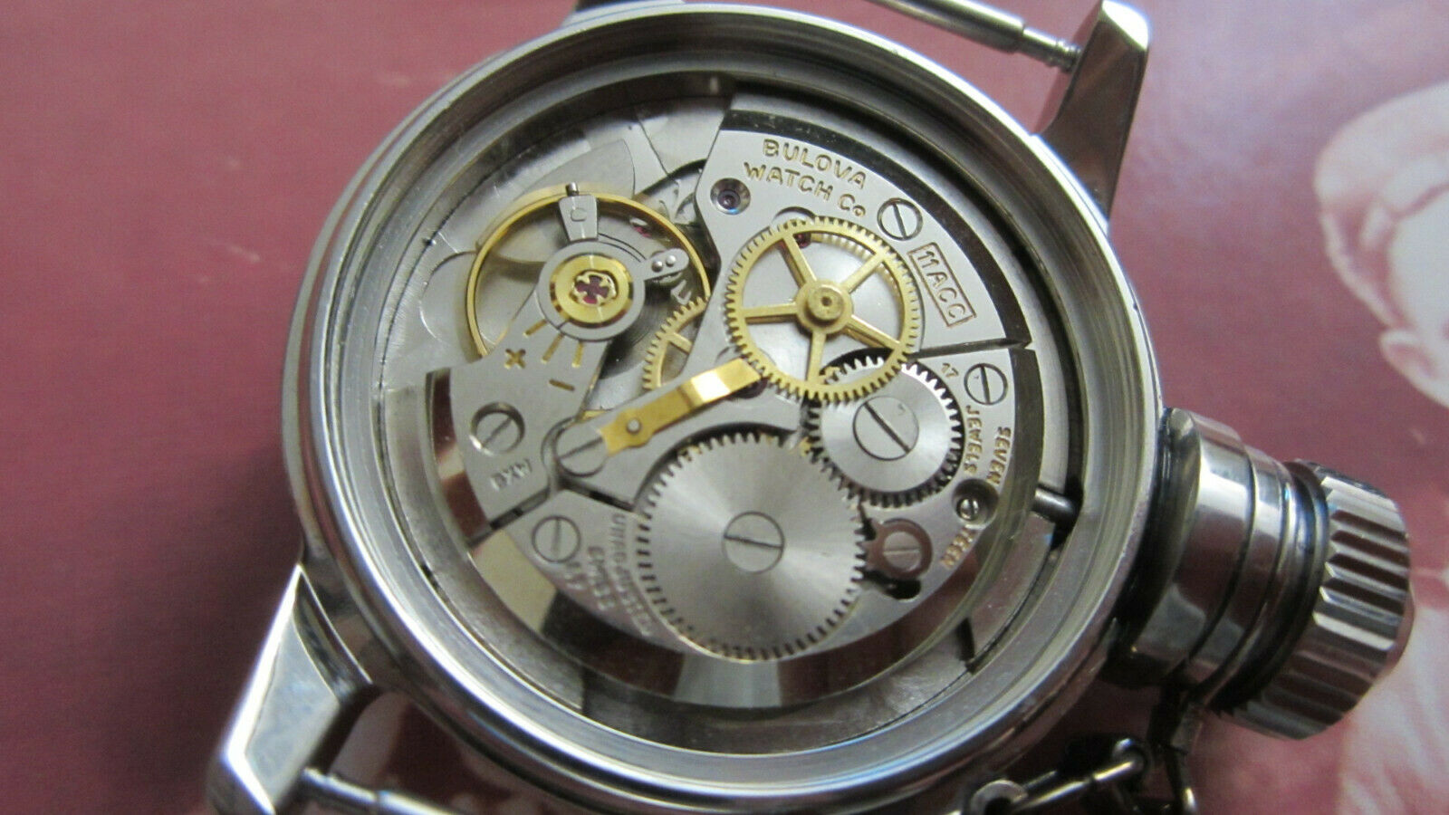 WW2 BULOVA MILITARY 24 HOUR WATCH WITH USN BUSHIPS CANTEEN CASE 