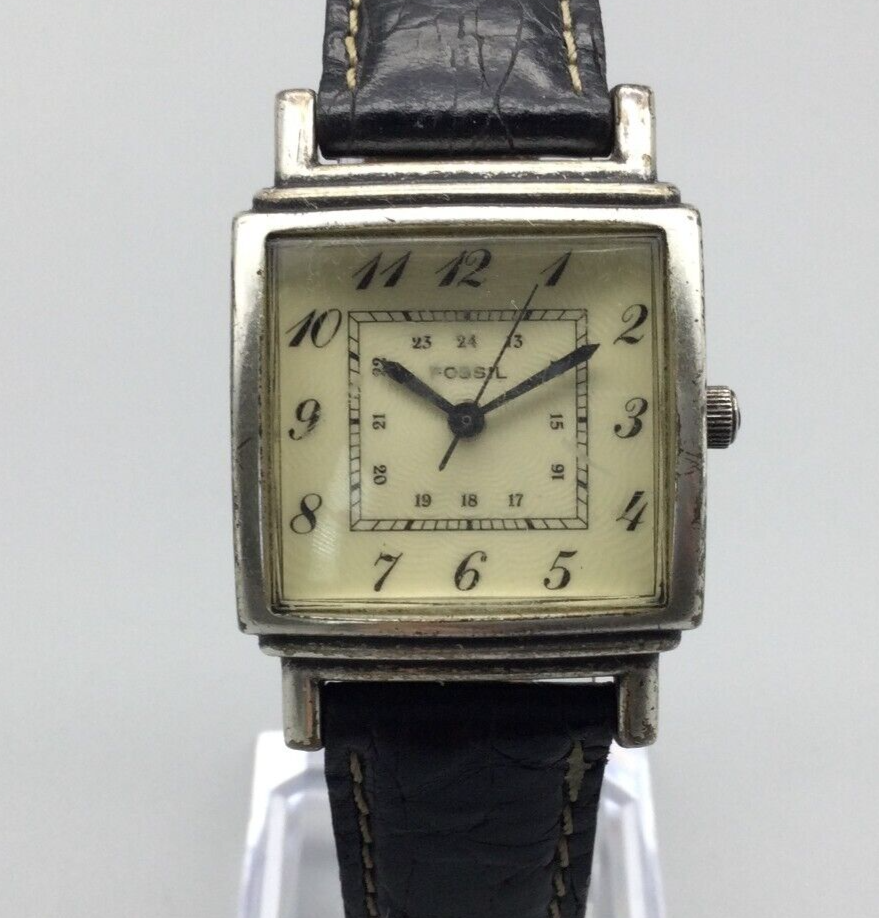 Vintage Fossil Watch Women Silver Tone VT-2454 Leather Band  display picture 2